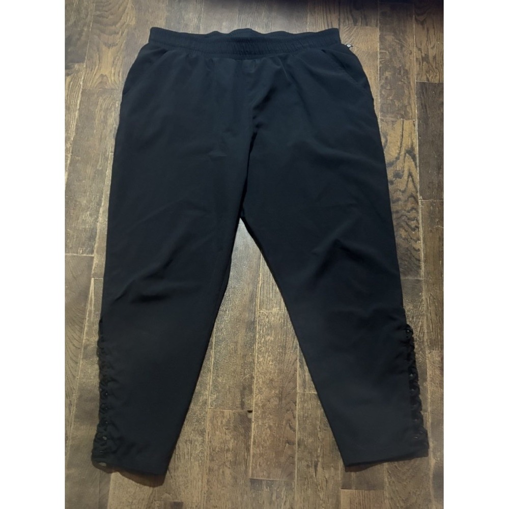 Fabletics Black Pants Size XL EUC Cris Cross On Bottom